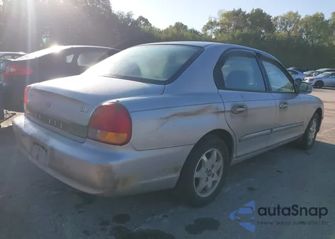 2001 Hyundai Sonata Gls/Gls W/Leather z USA, uszkodzony, nr VIN KMHWF35V21A456068